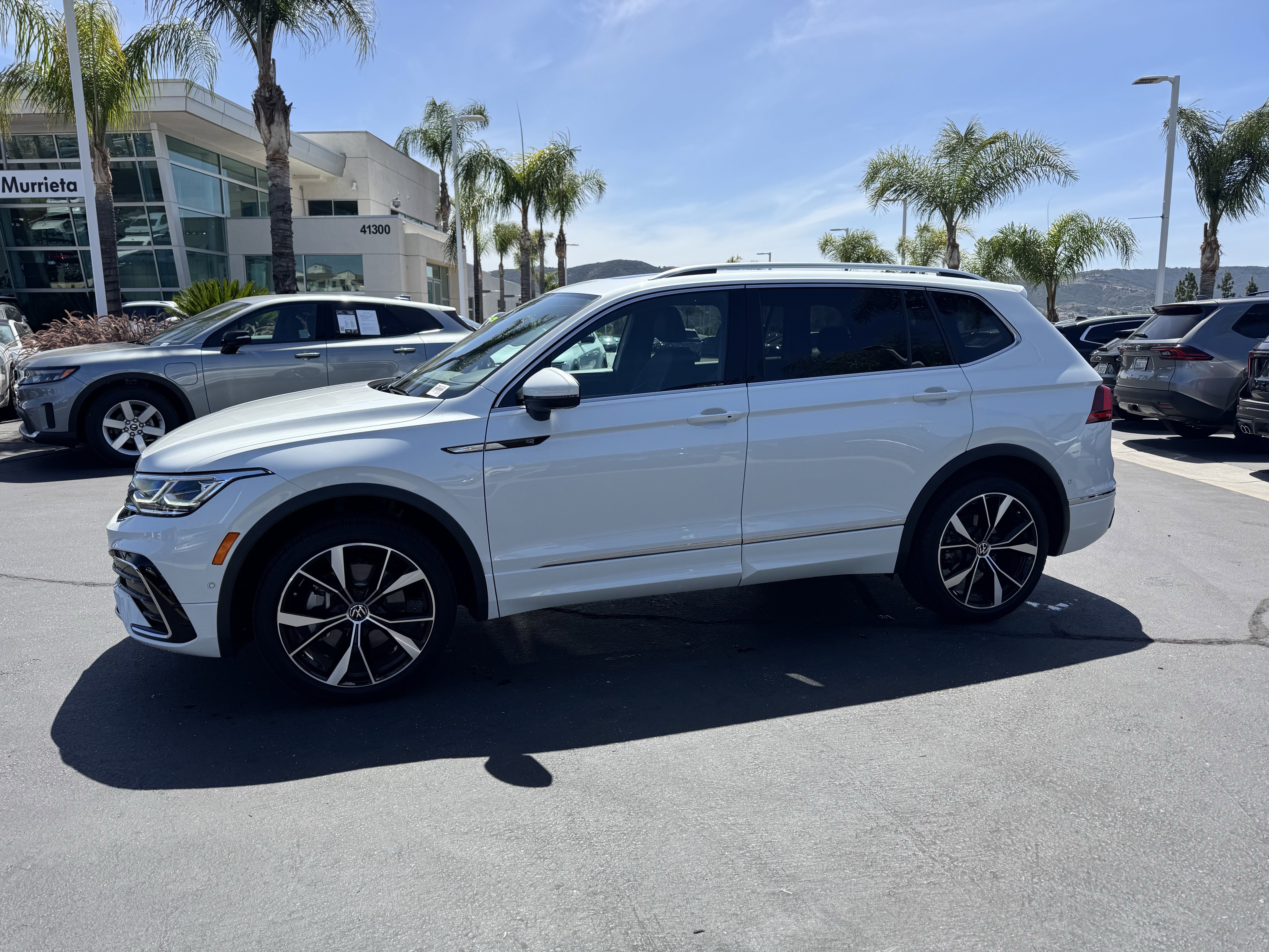 Certified 2024 Volkswagen Tiguan SEL R-Line AWD/4WD image 7