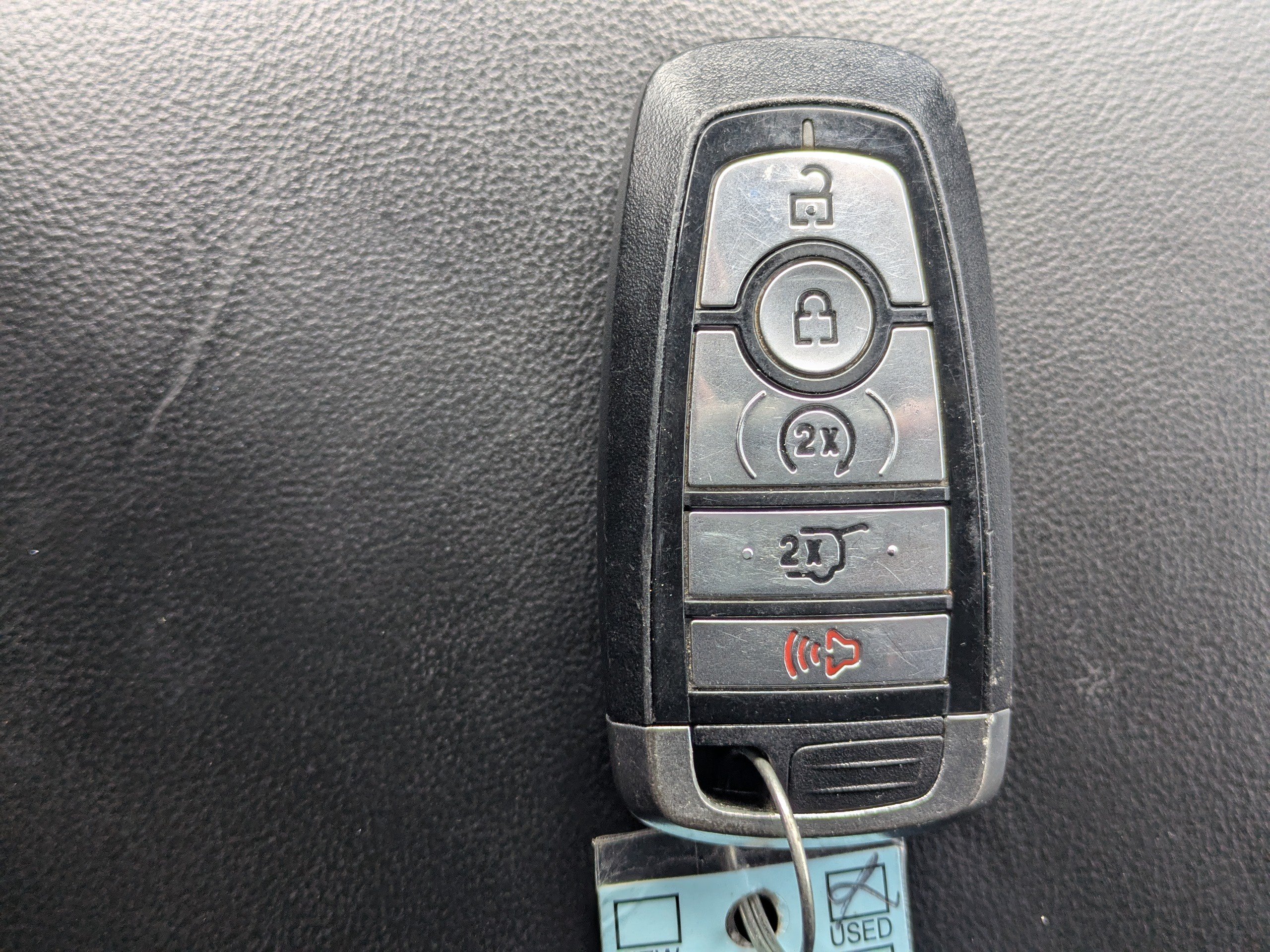 Used 2022 Ford Explorer XLT w/ Equipment Group 202A AWD/4WD image 29