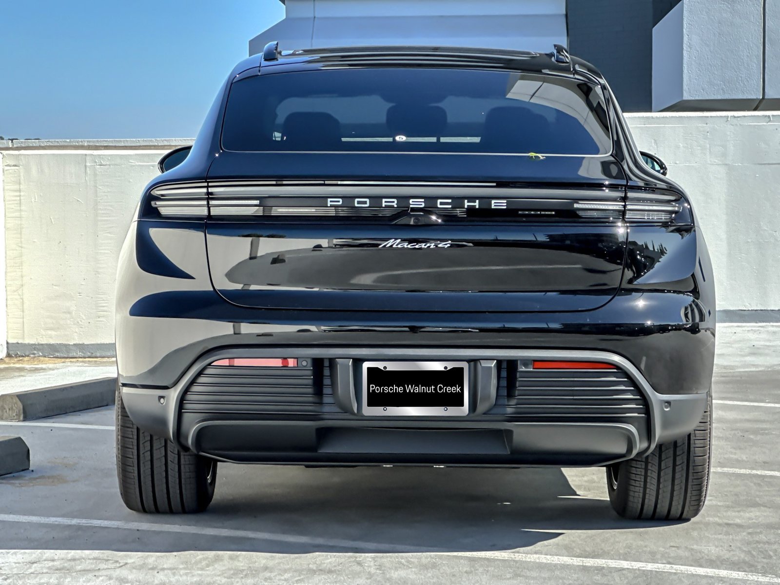 New 2026 Porsche Macan 4 Electric AWD/4WD image 8