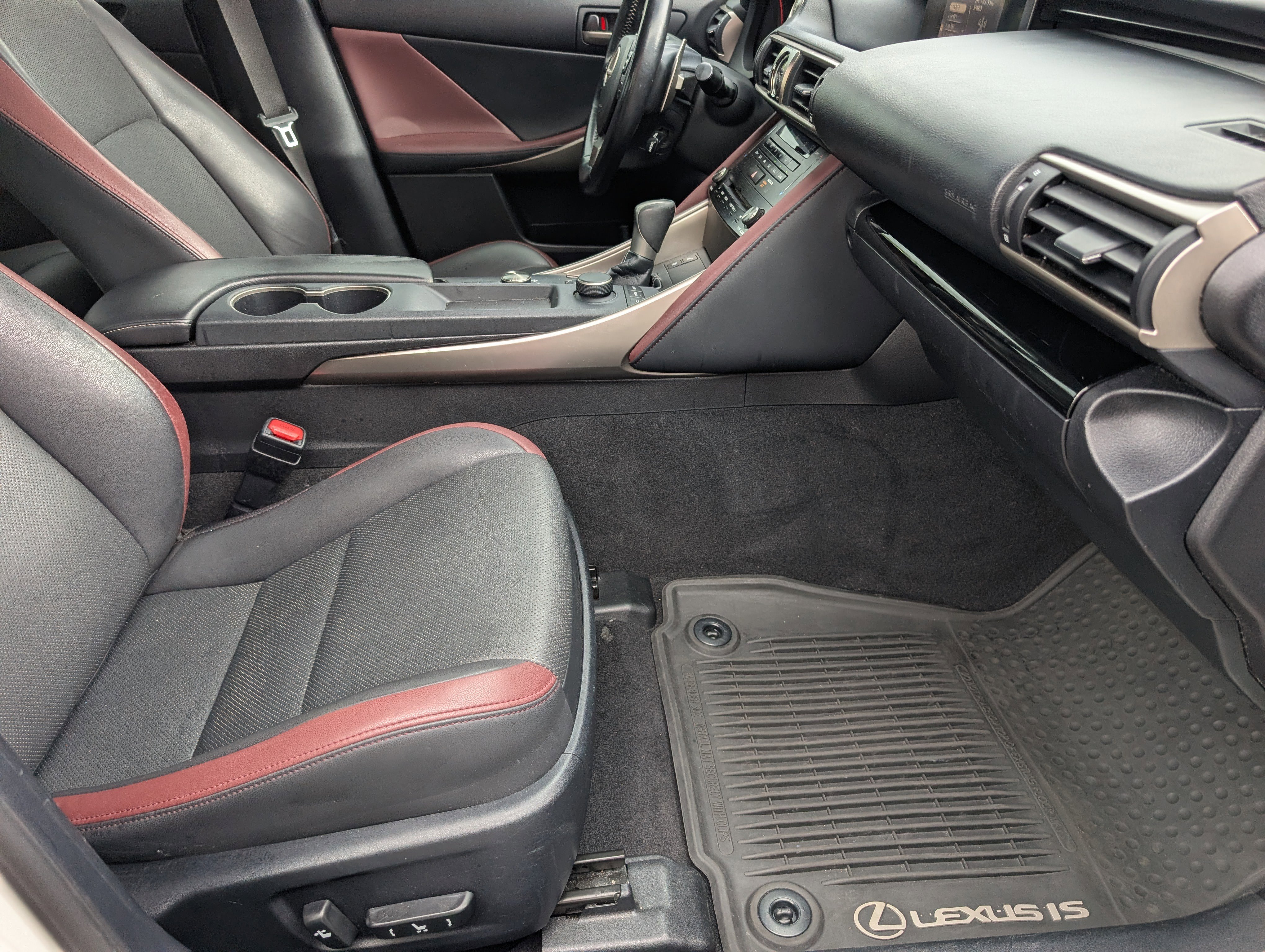 Used 2018 Lexus IS 300 w/ Premium Package image 27