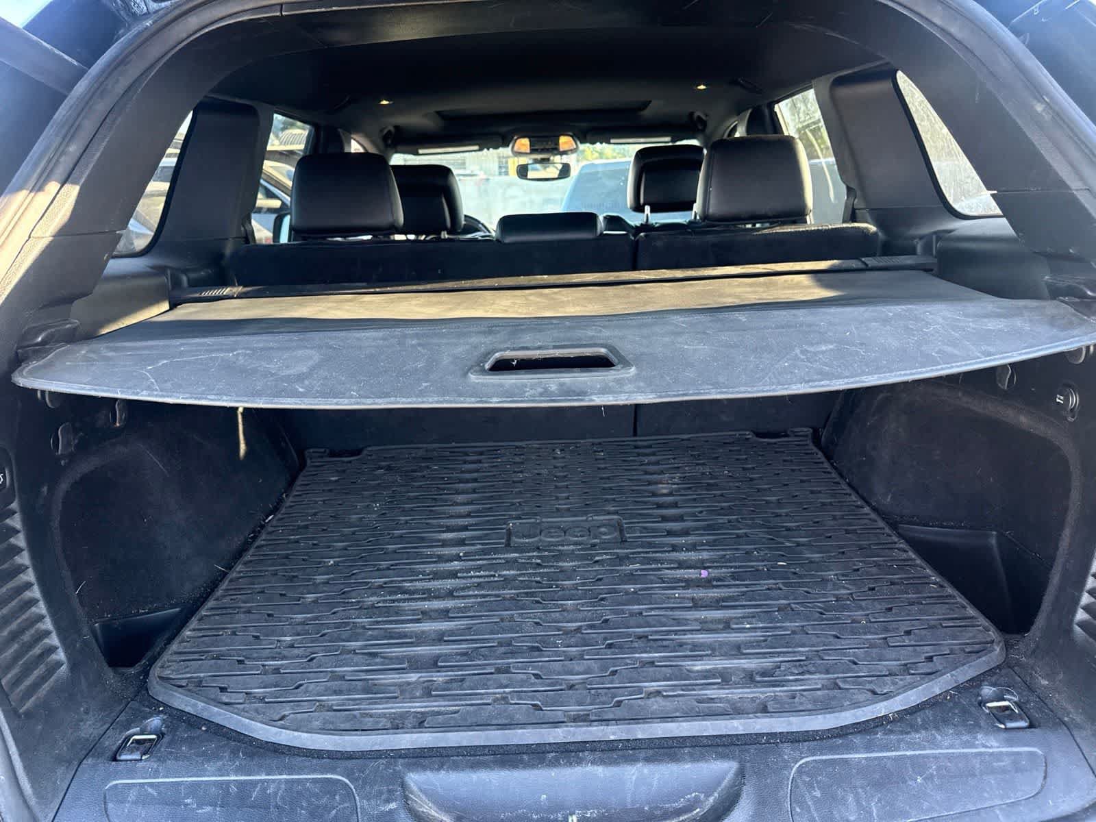 Used 2017 Jeep Grand Cherokee Altitude AWD/4WD image 15
