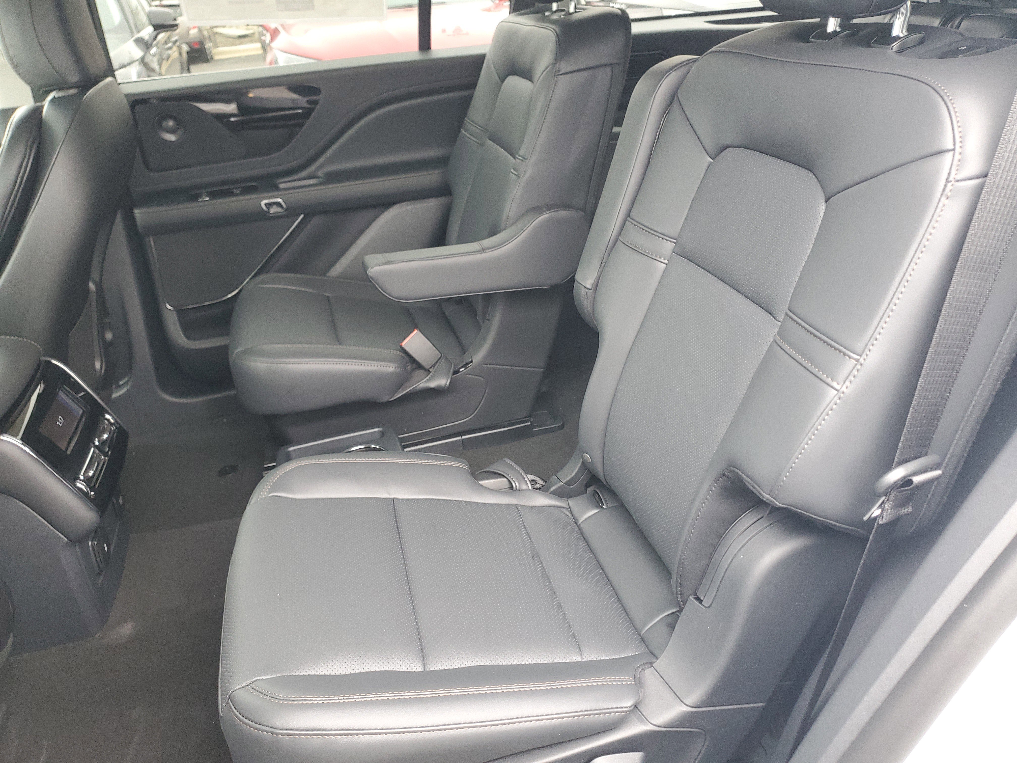 New 2026 Lincoln Aviator AWD image 26