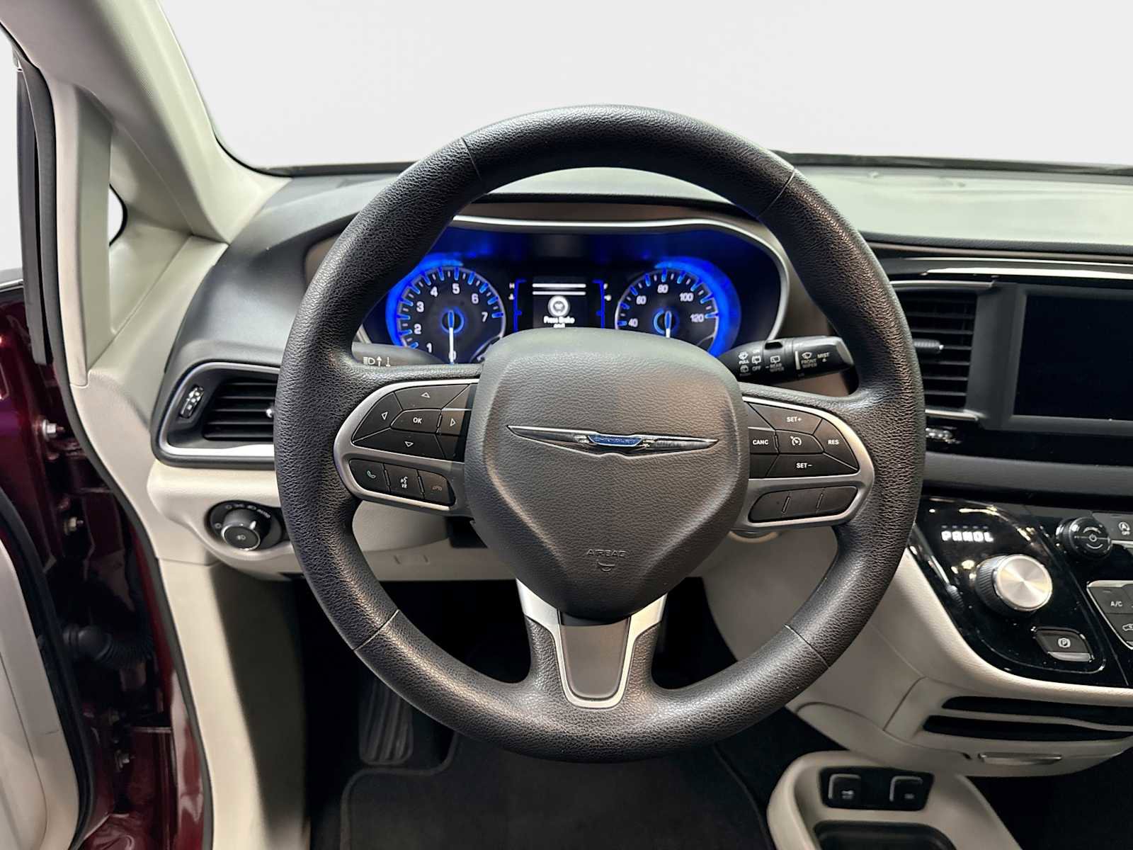 Used 2019 Chrysler Pacifica Touring Plus FWD image 17