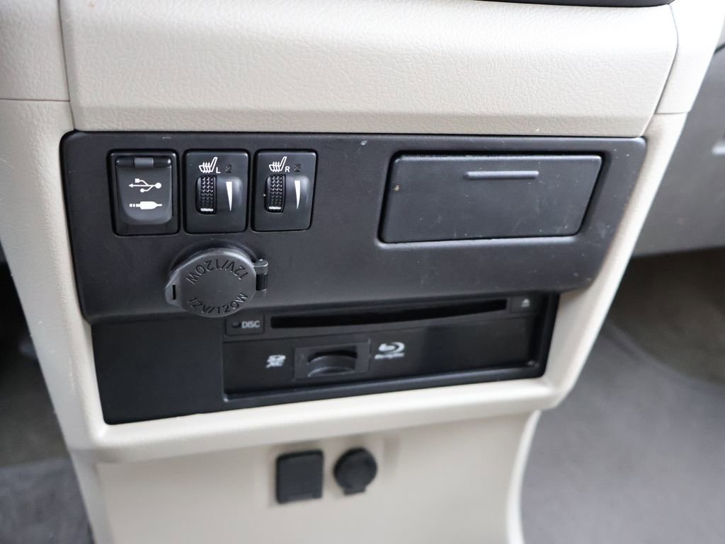 Used 2015 Toyota Sienna XLE Premium image 29