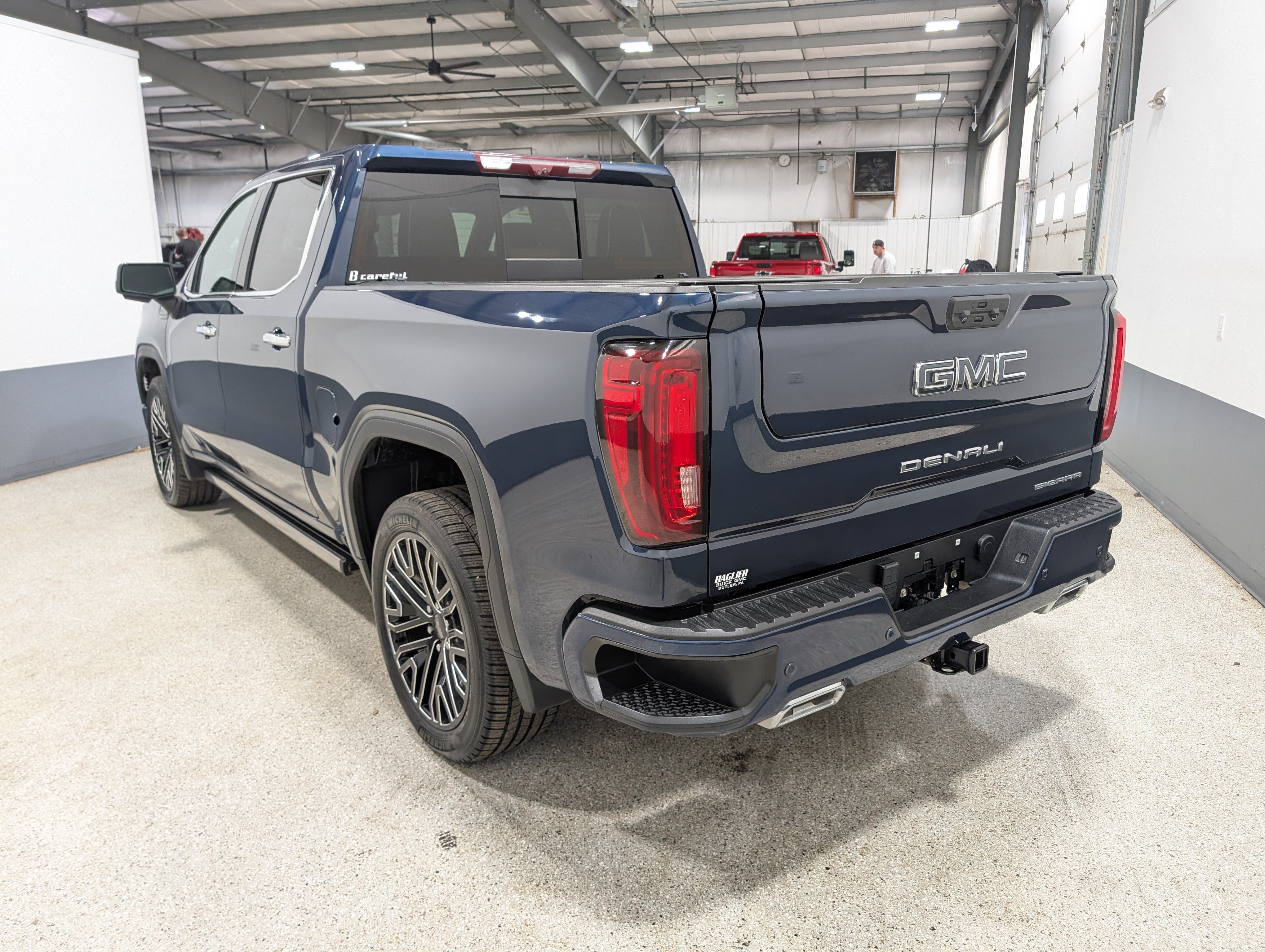 Used 2022 GMC Sierra 1500 Denali Ultimate AWD/4WD image 5