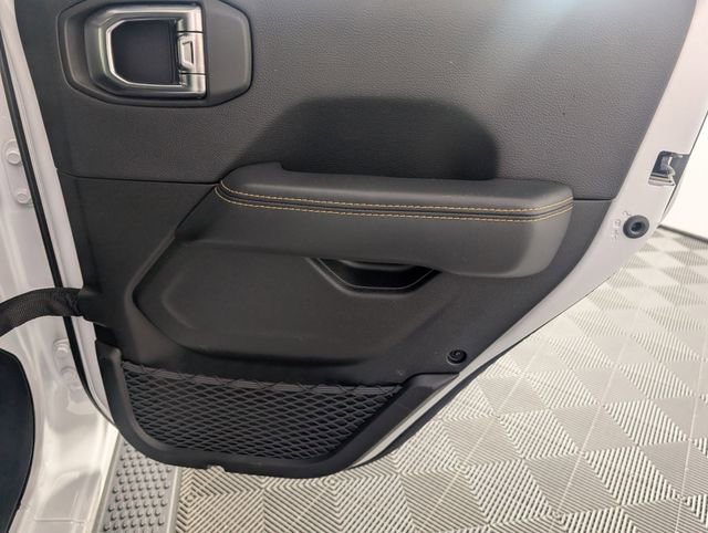 Used 2025 Jeep Wrangler Unlimited Sahara image 21