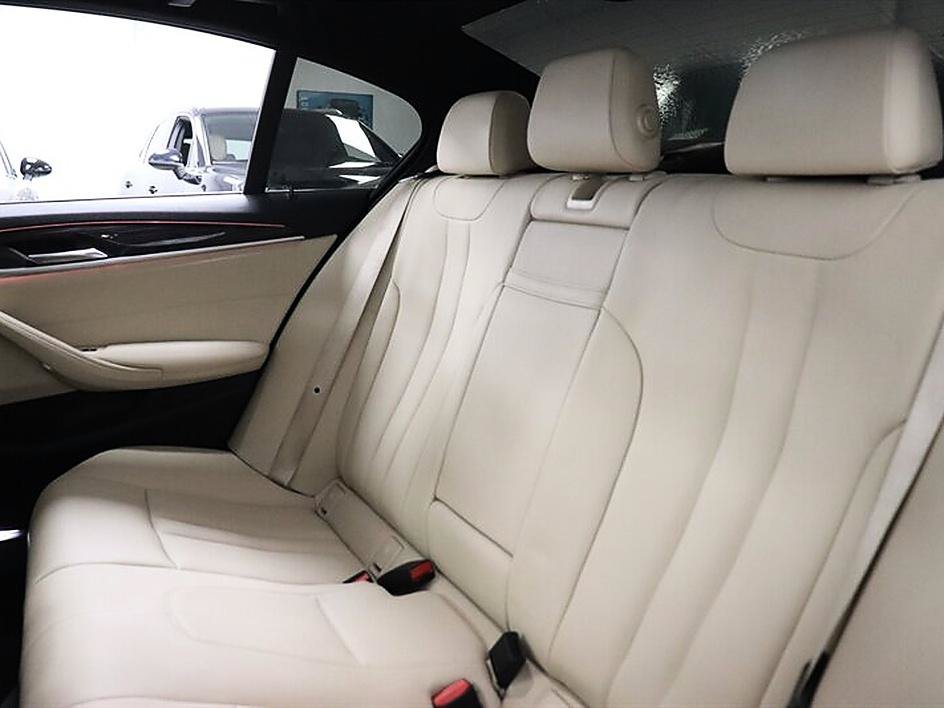 Used 2018 BMW 530i RWD image 17