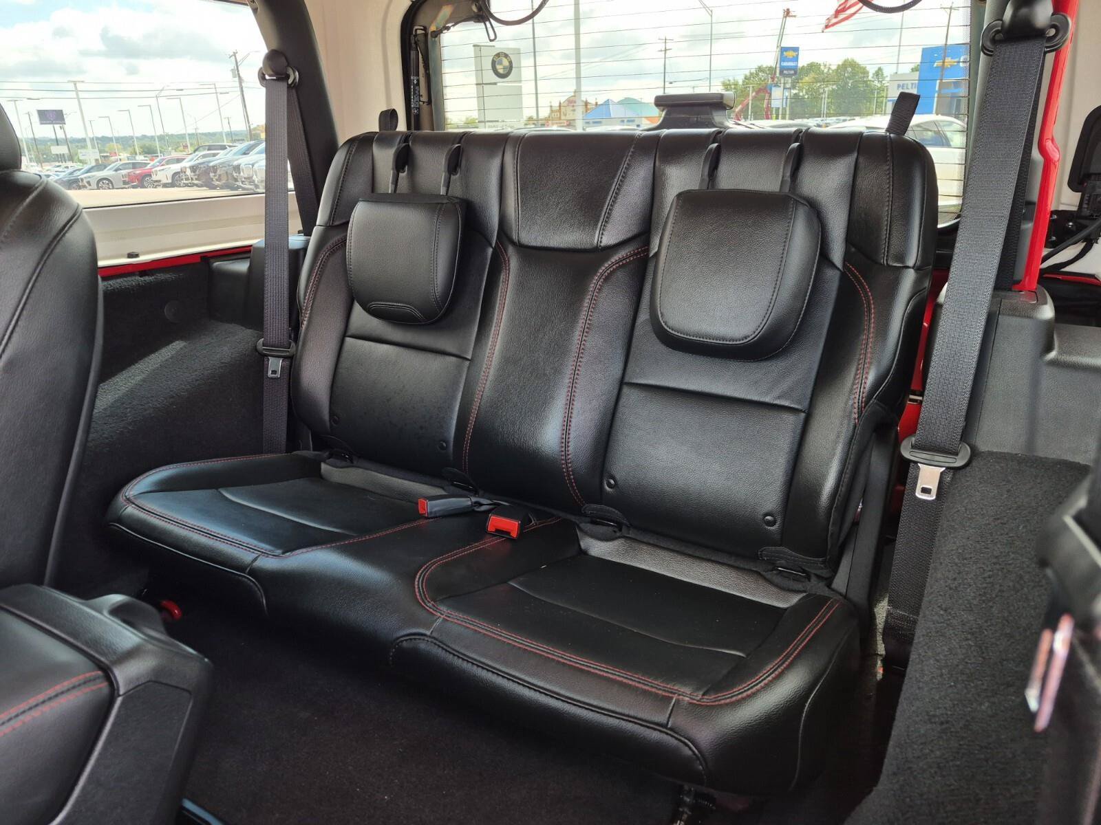 Used 2021 Jeep Wrangler Rubicon AWD/4WD image 16