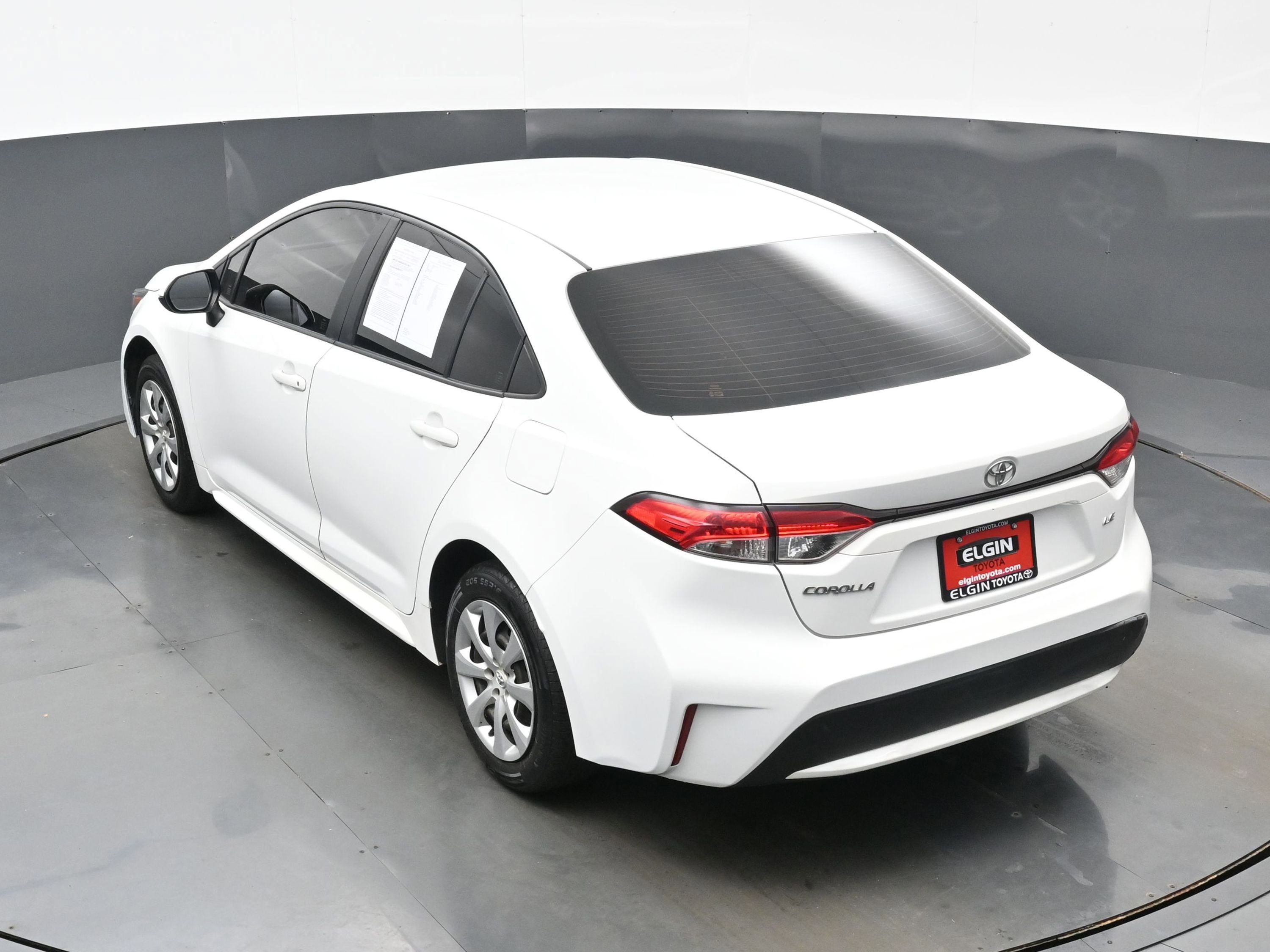 Used 2022 Toyota Corolla LE FWD image 36