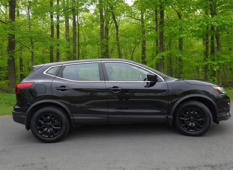 Used 2018 Nissan Rogue Sport S AWD/4WD image 5