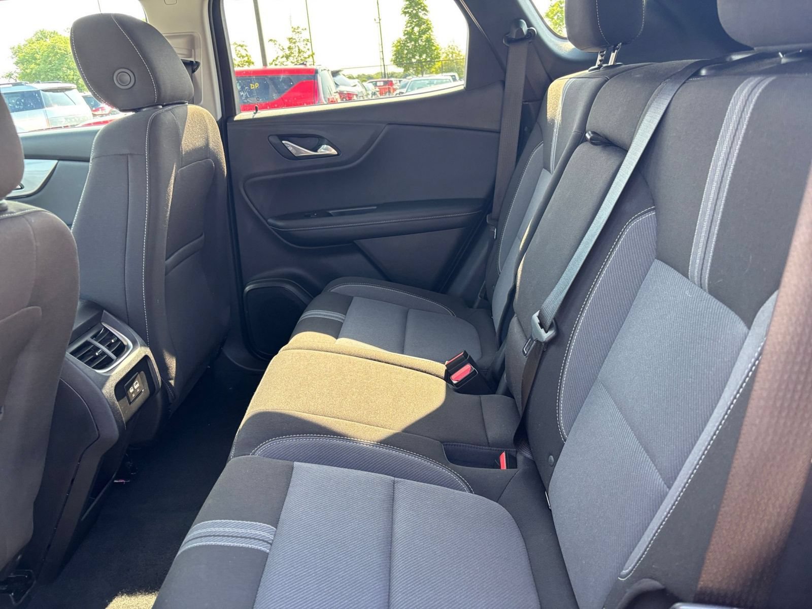 Used 2025 Chevrolet Blazer LT FWD image 24