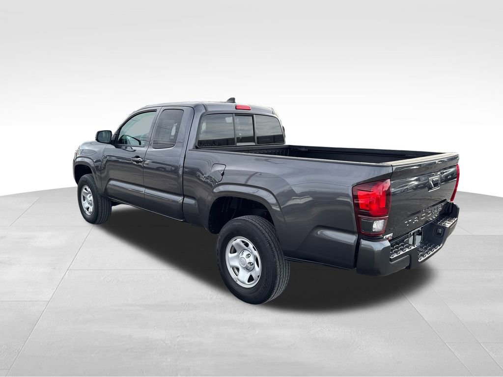 Used 2023 Toyota Tacoma SR w/ SR Convenience Package image 4