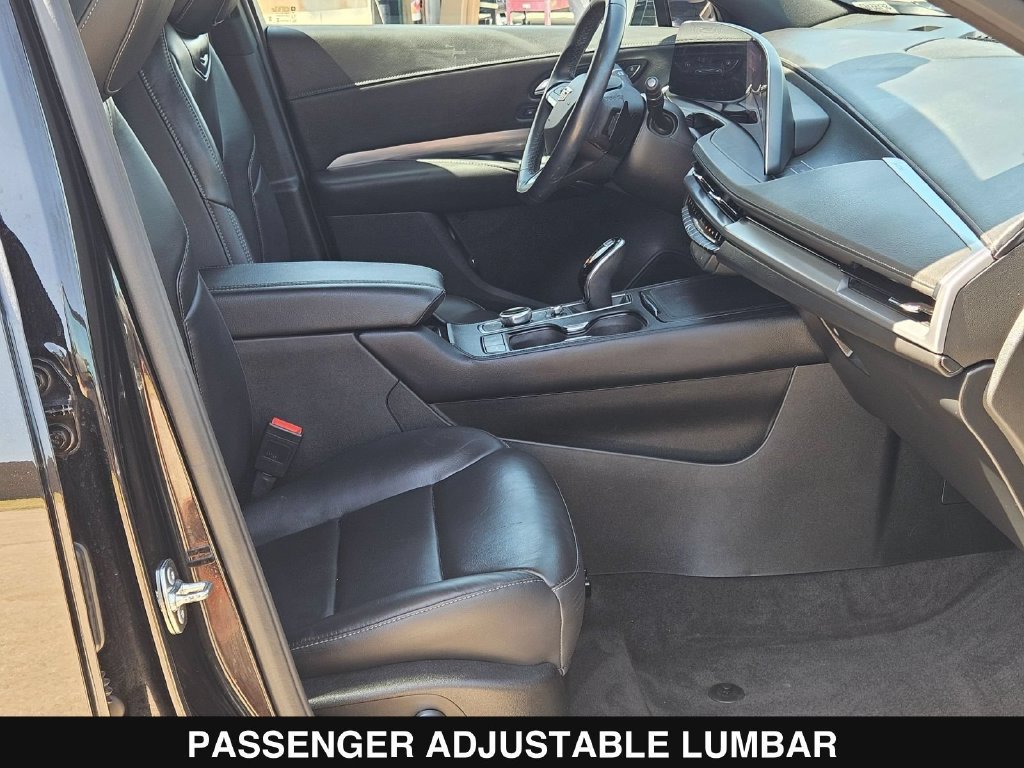 Used 2025 Cadillac XT4 Premium Luxury FWD image 28