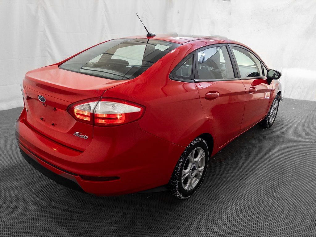 Used 2015 Ford Fiesta SE image 6