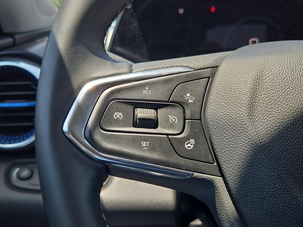 Used 2025 Chevrolet Trax LT w/ LT Convenience Package FWD image 20