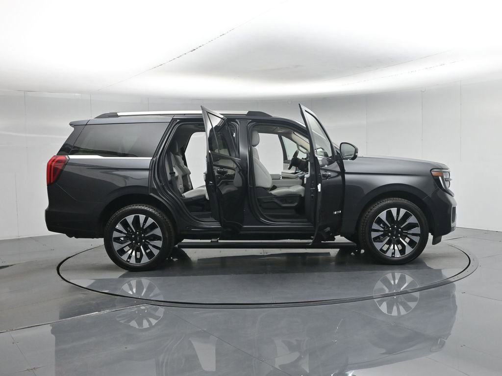 Certified 2025 Ford Expedition Platinum w/ Driver's Package AWD/4WD image 5