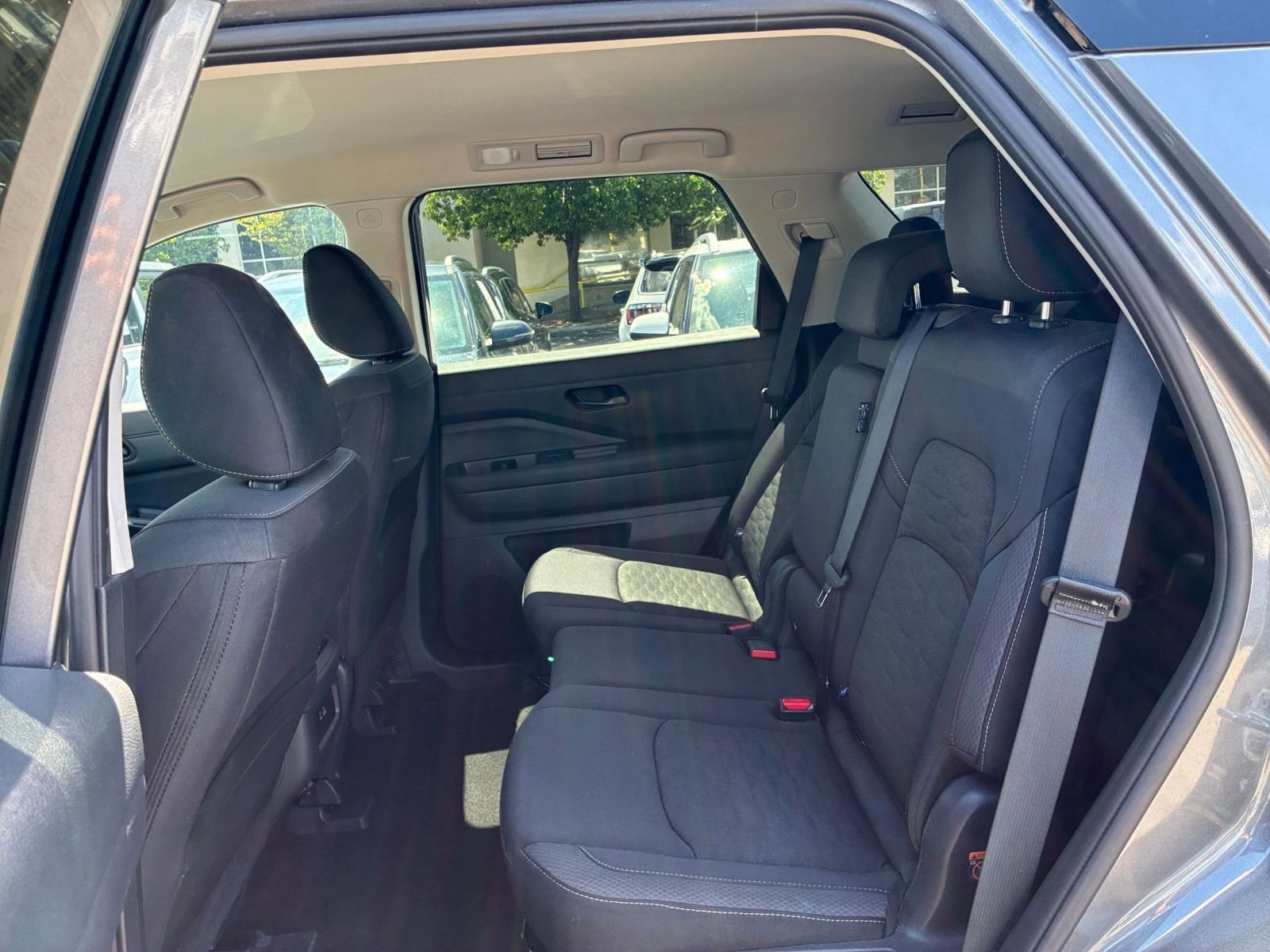 Used 2025 Nissan Pathfinder SV FWD image 28