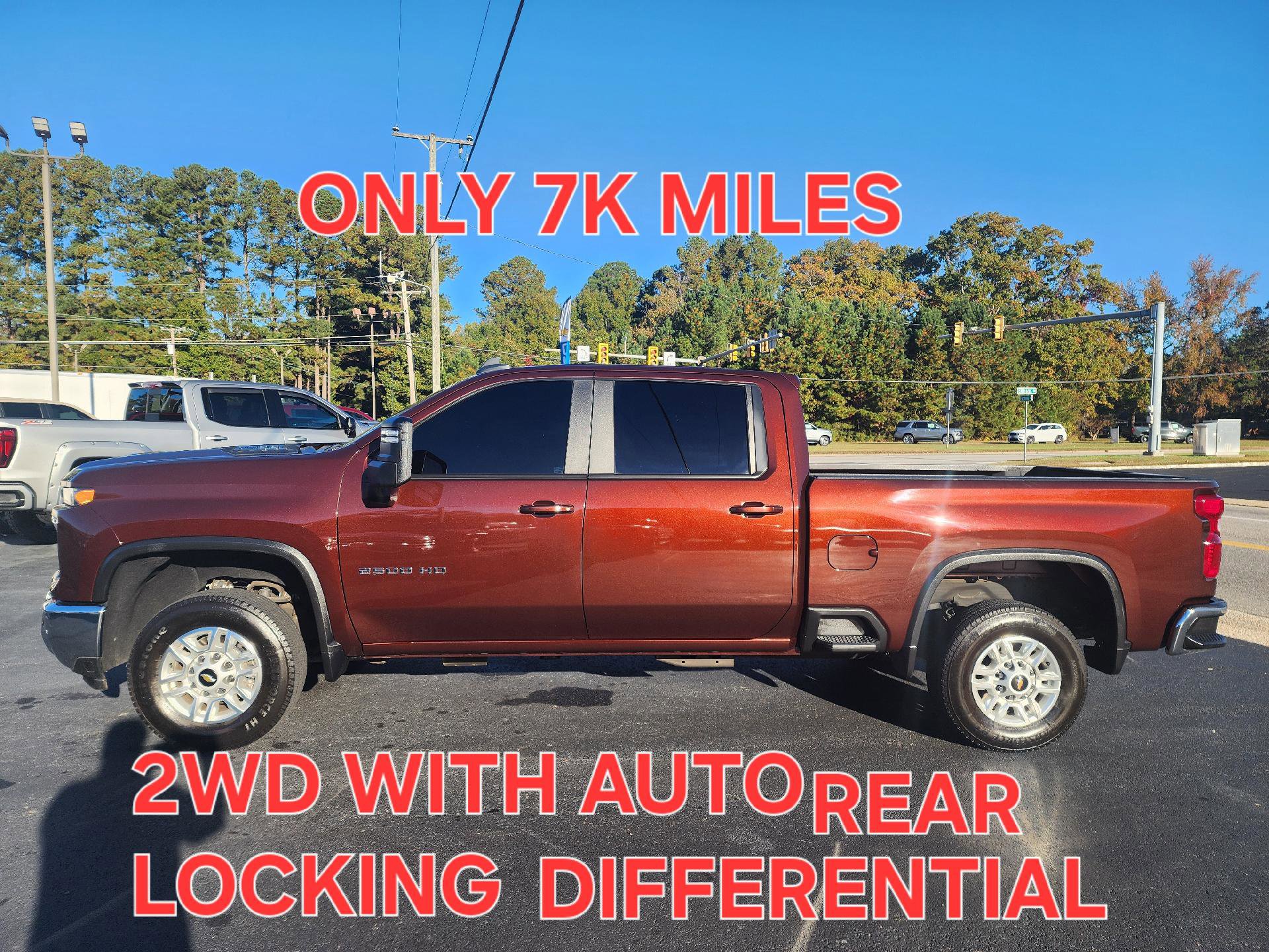 Used 2024 Chevrolet Silverado 2500 LT w/ Convenience Package image 2