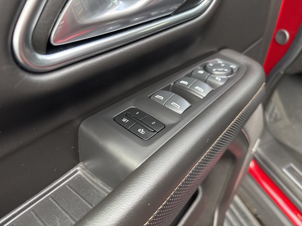 Used 2024 GMC Yukon AT4 AWD/4WD image 16