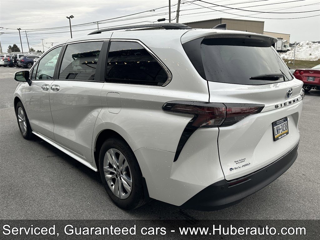 Used 2025 Toyota Sienna XLE w/ XLE Plus Package image 5
