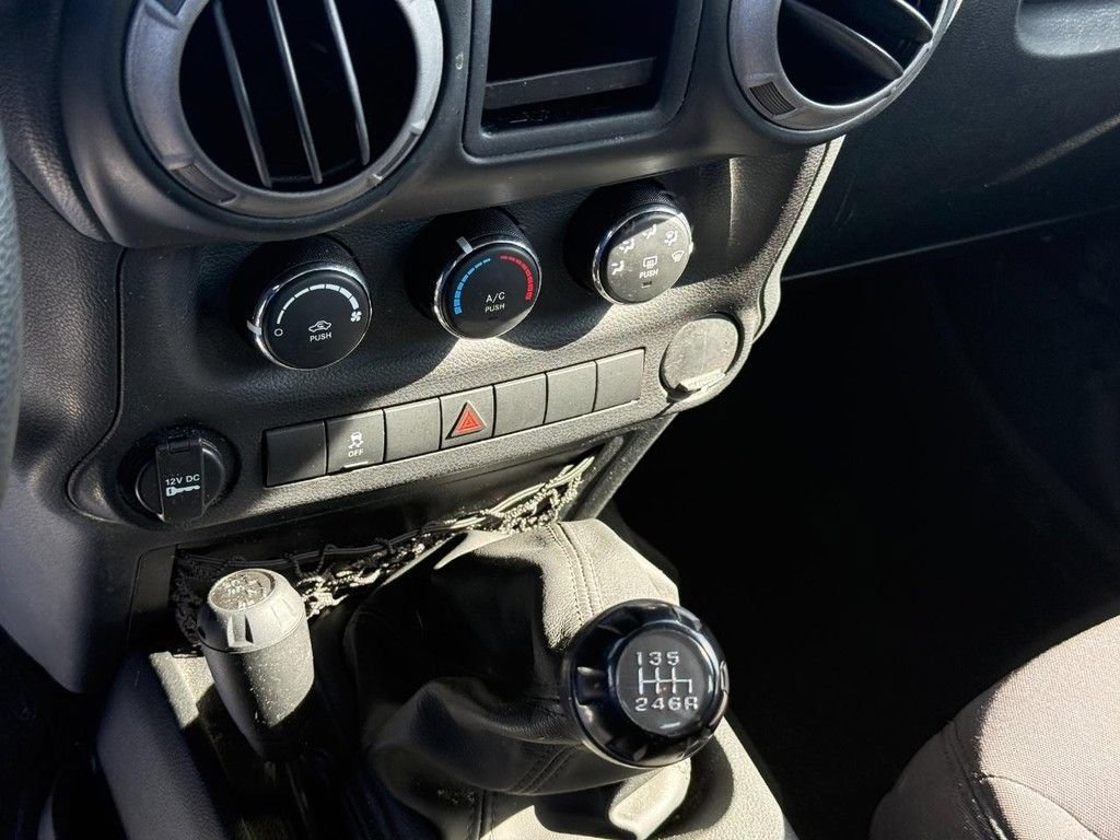 Used 2013 Jeep Wrangler Sport AWD/4WD image 9