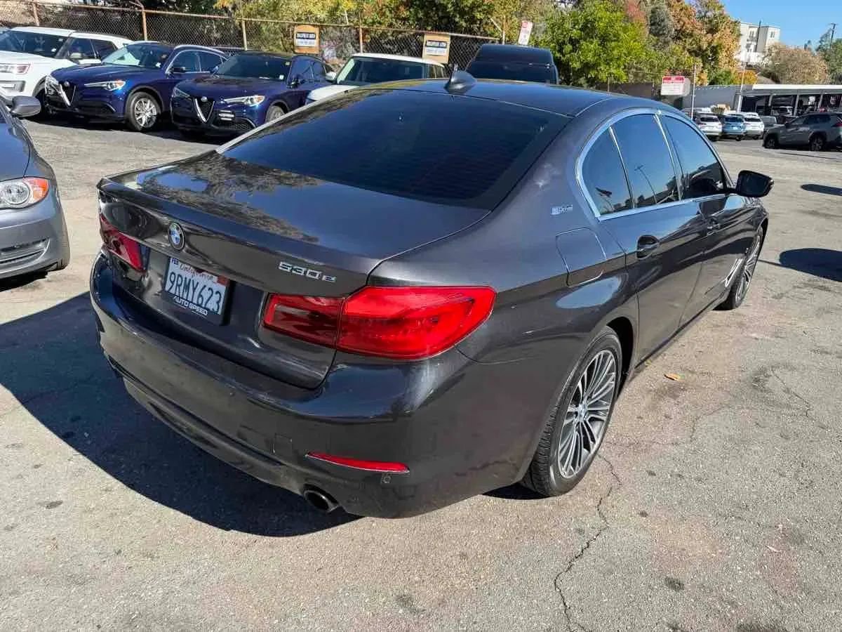 Used 2019 BMW 530e w/ Convenience Package RWD image 6