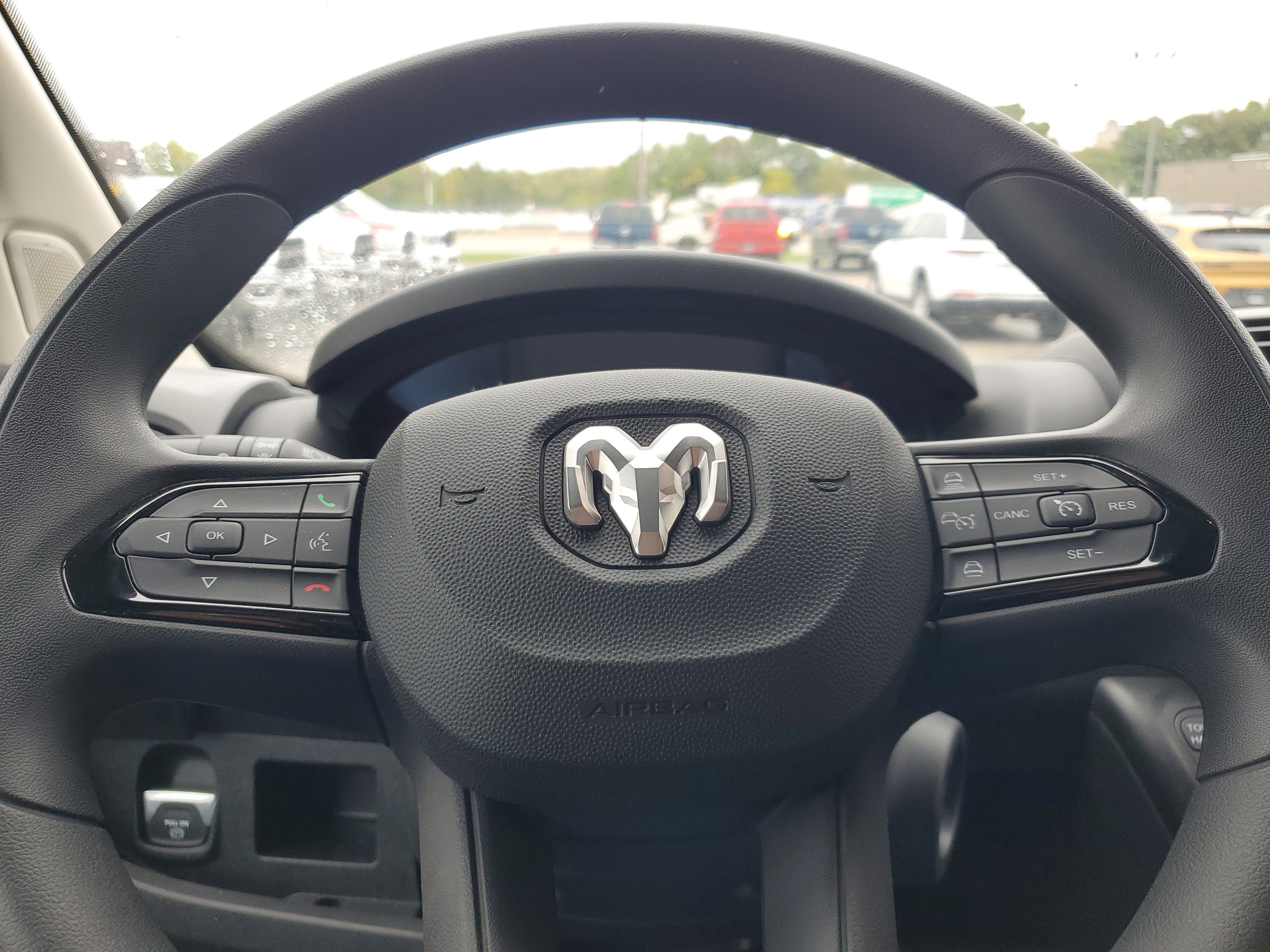 Used 2025 RAM ProMaster 2500 w/ Convenience Group image 7