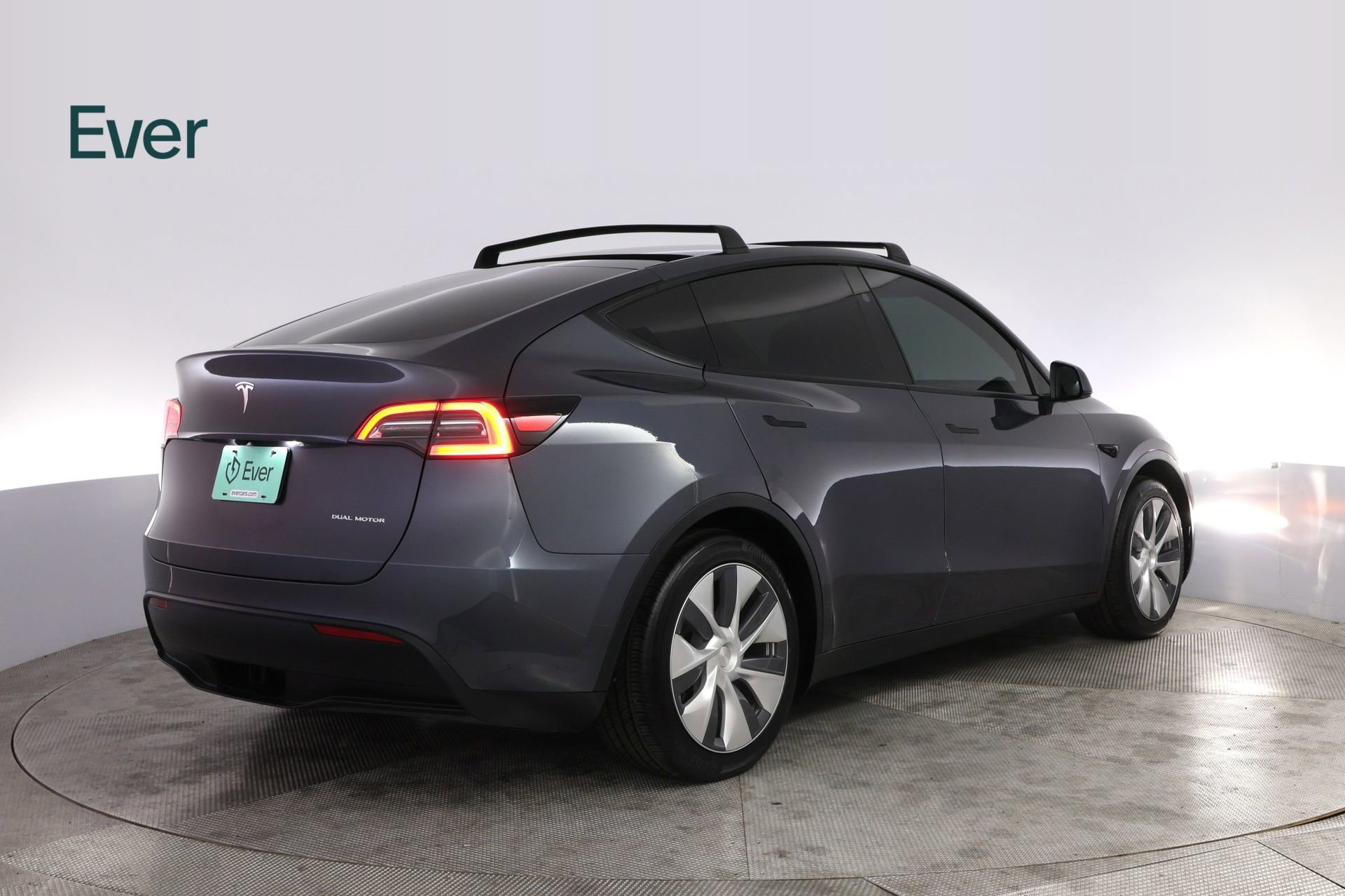 Used 2023 Tesla Model Y Long Range AWD/4WD image 3