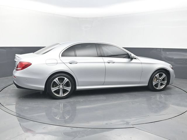 Used 2017 Mercedes-Benz E 300 4MATIC image 7