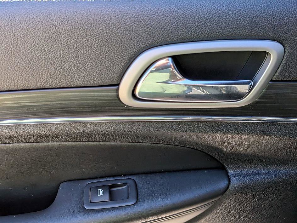 Used 2021 Jeep Grand Cherokee Limited w/ Luxury Group II image 30