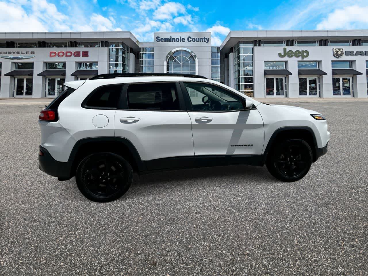 Used 2018 Jeep Cherokee Limited w/ High Altitude Package AWD/4WD image 9