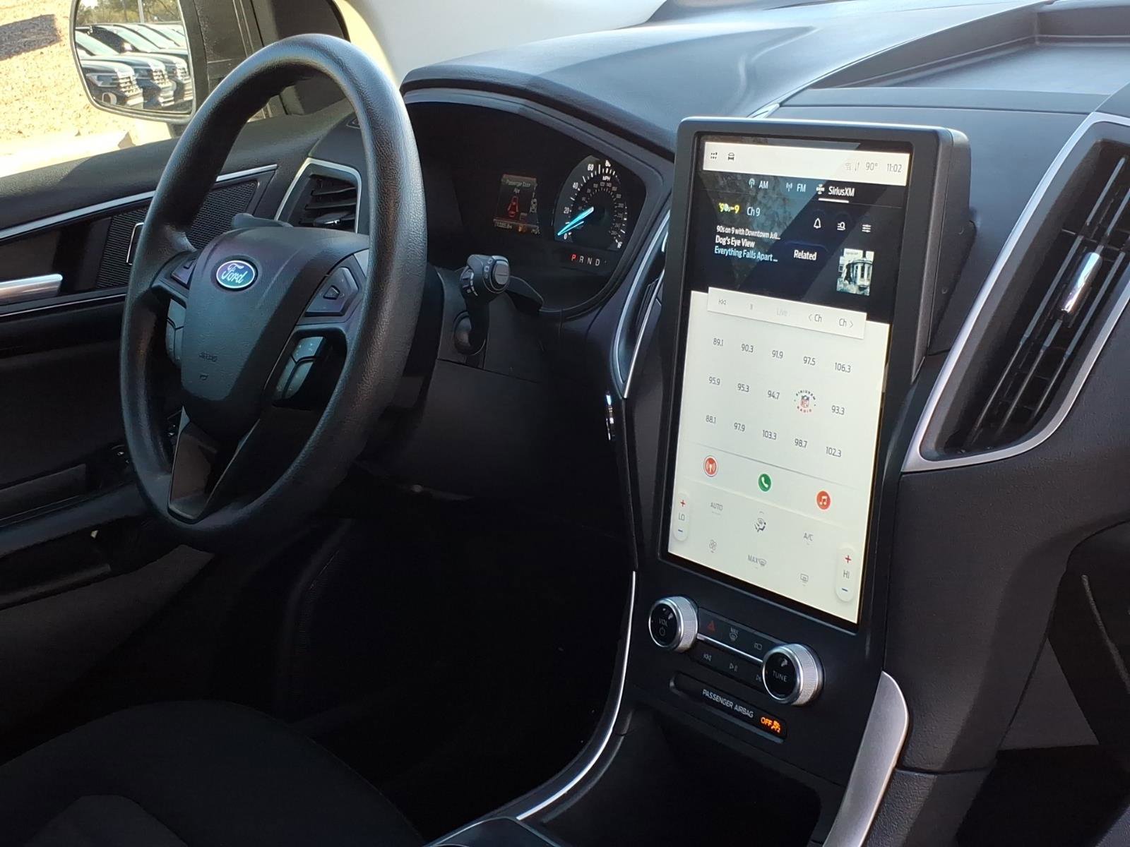 Used 2024 Ford Edge SE image 11