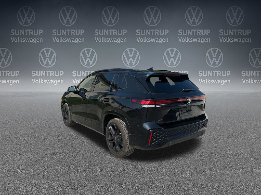 Used 2025 Volkswagen Tiguan SE R-Line FWD image 35