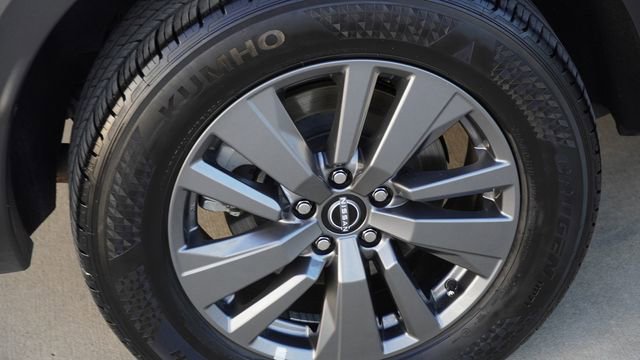 Used 2024 Nissan Pathfinder SV image 11