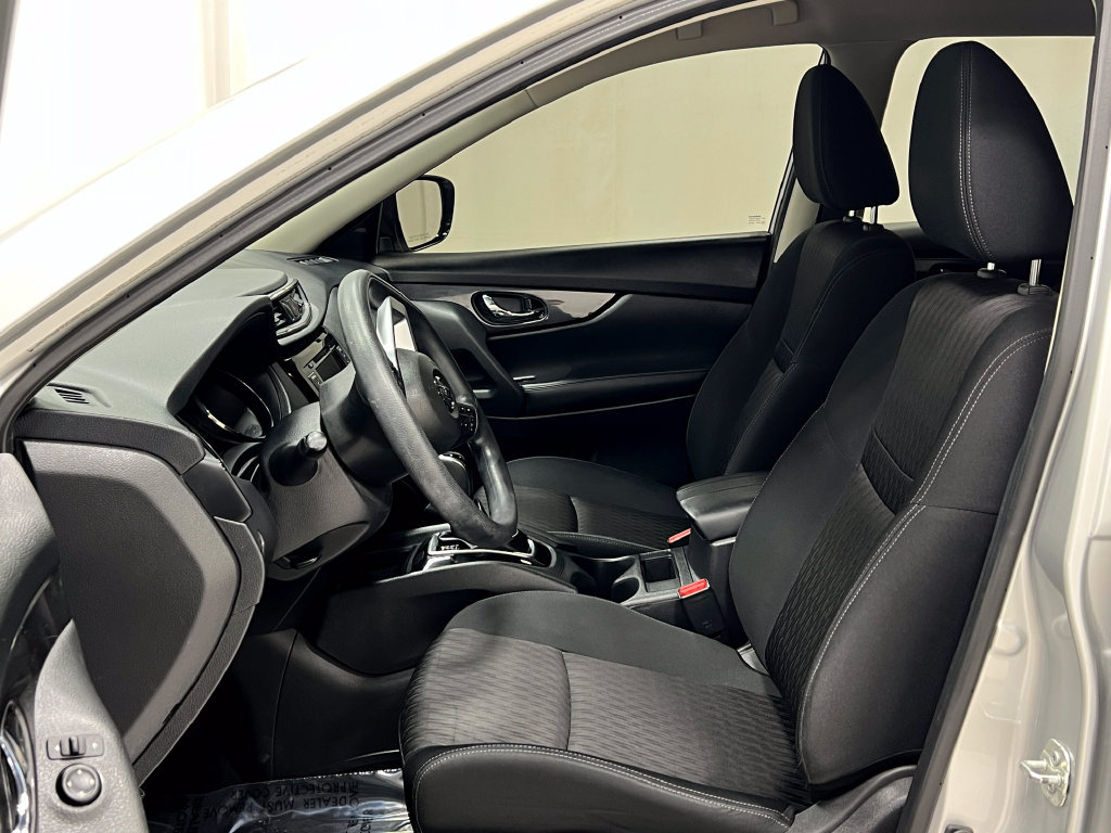 Used 2018 Nissan Rogue S AWD/4WD image 11
