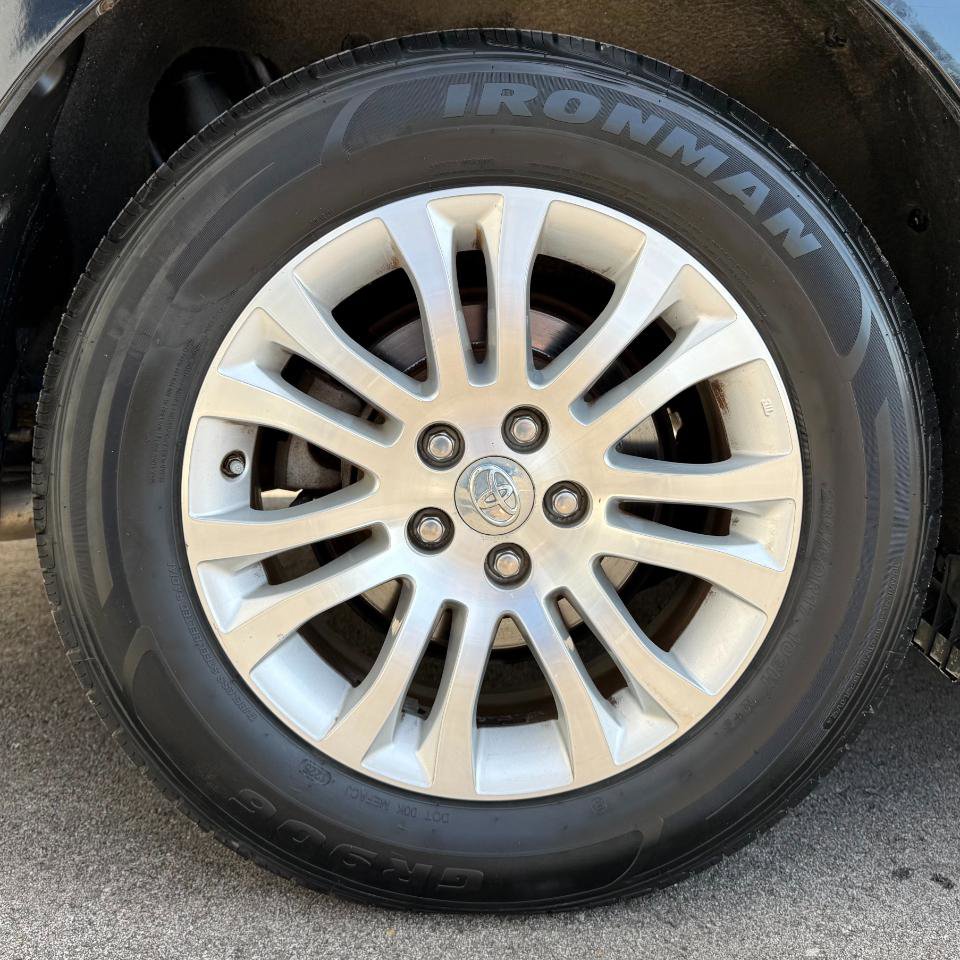 Used 2017 Toyota Sienna XLE w/ XLE Navigation Package image 24