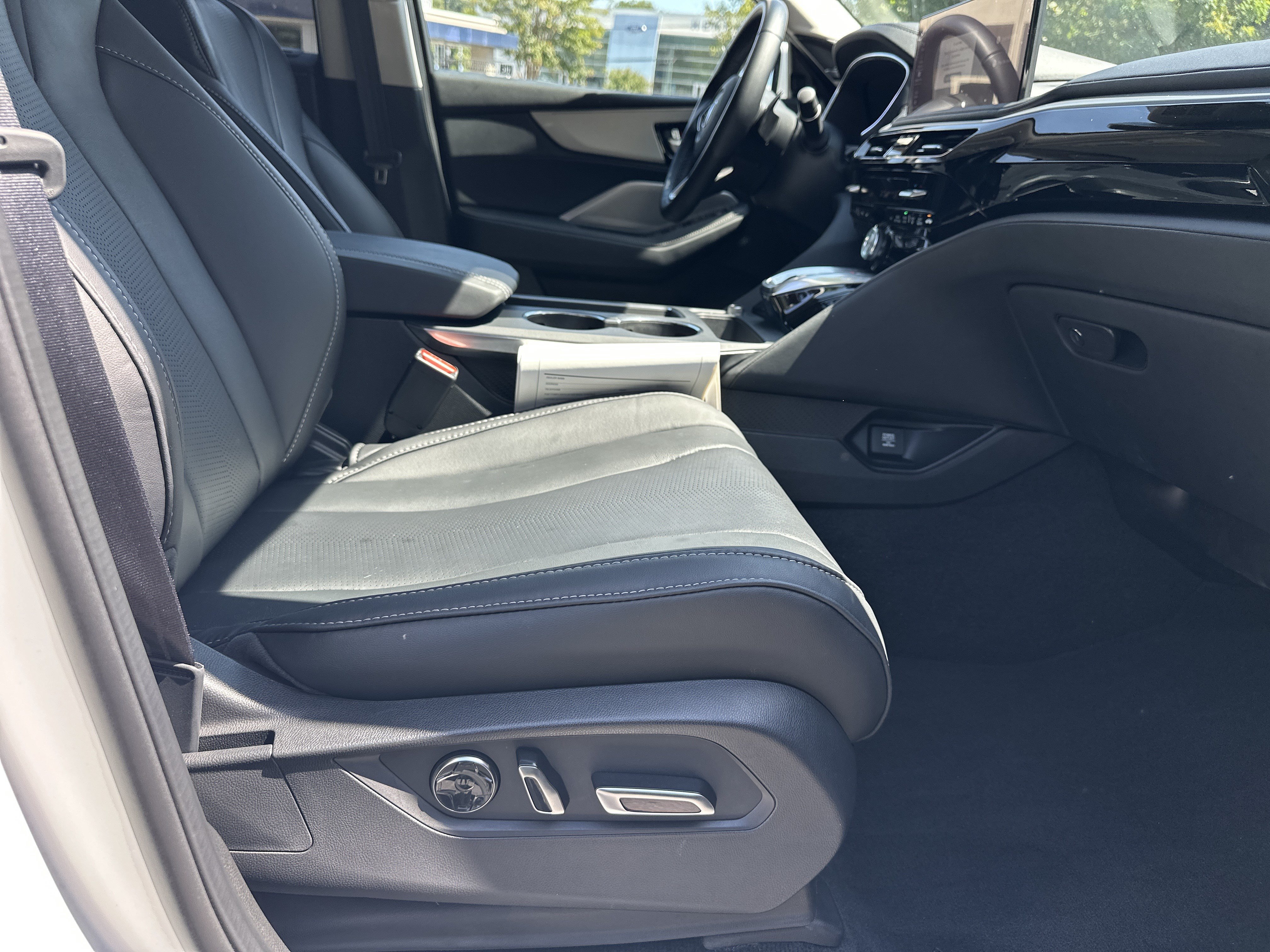 Certified 2026 Acura MDX w/ Technology Package FWD image 15