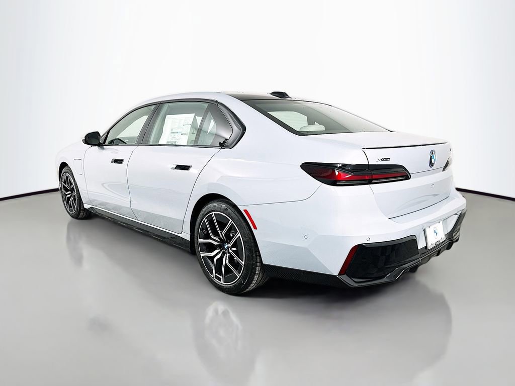 New 2026 BMW 750e xDrive image 7
