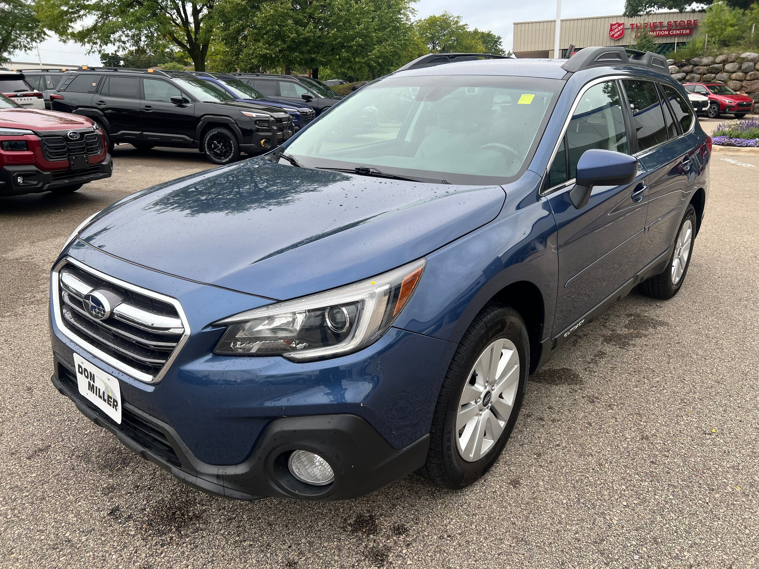 Used 2019 Subaru Outback 2.5i Premium AWD/4WD image 3