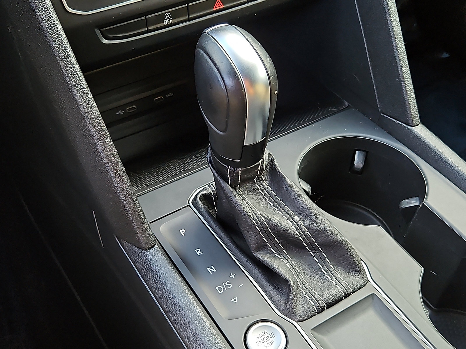 Used 2021 Volkswagen Atlas Cross Sport SE image 14