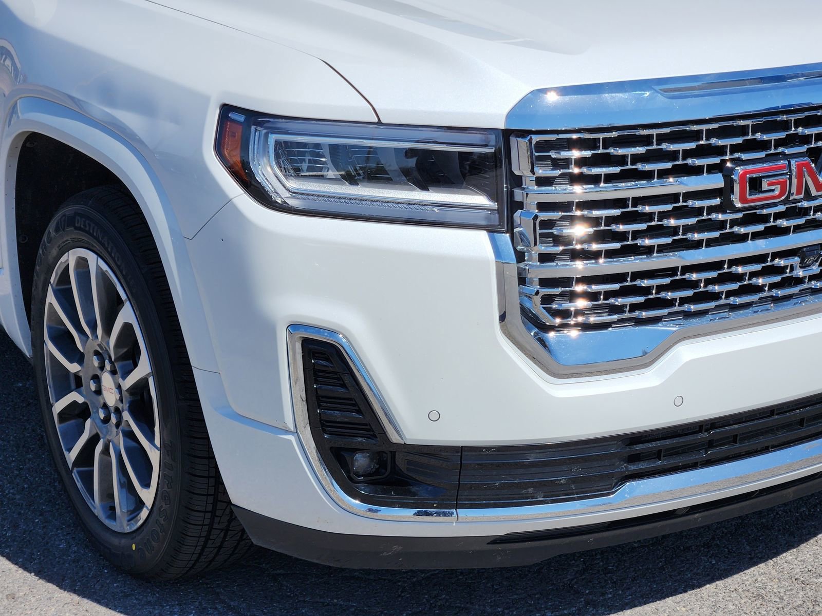 Used 2022 GMC Acadia Denali w/ Denali Technology Package image 10