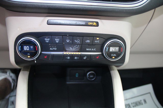 Used 2020 Ford Escape Titanium image 24