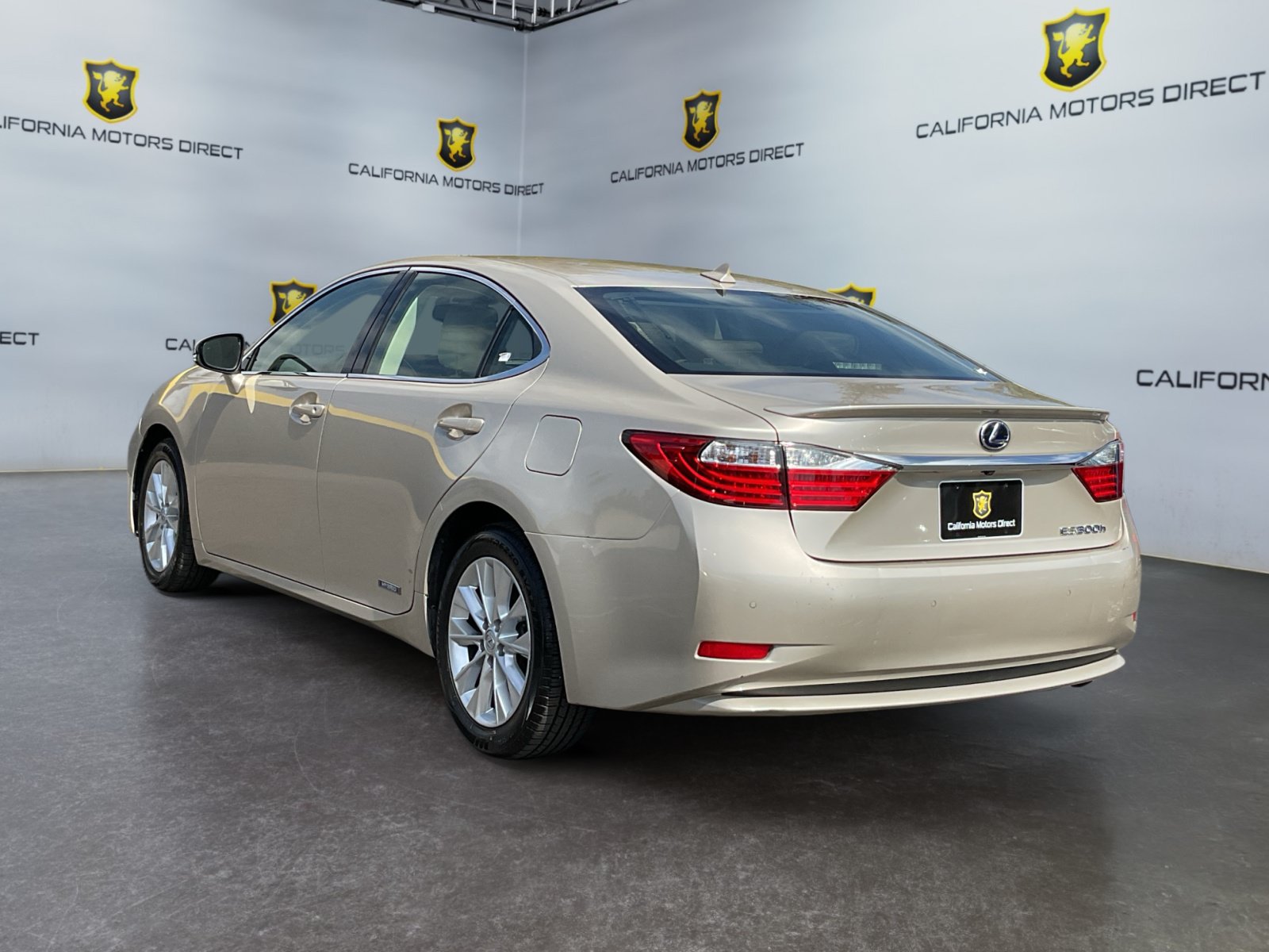 Used 2014 Lexus ES 300h FWD image 5
