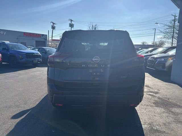 Used 2024 Nissan Rogue S AWD/4WD image 3
