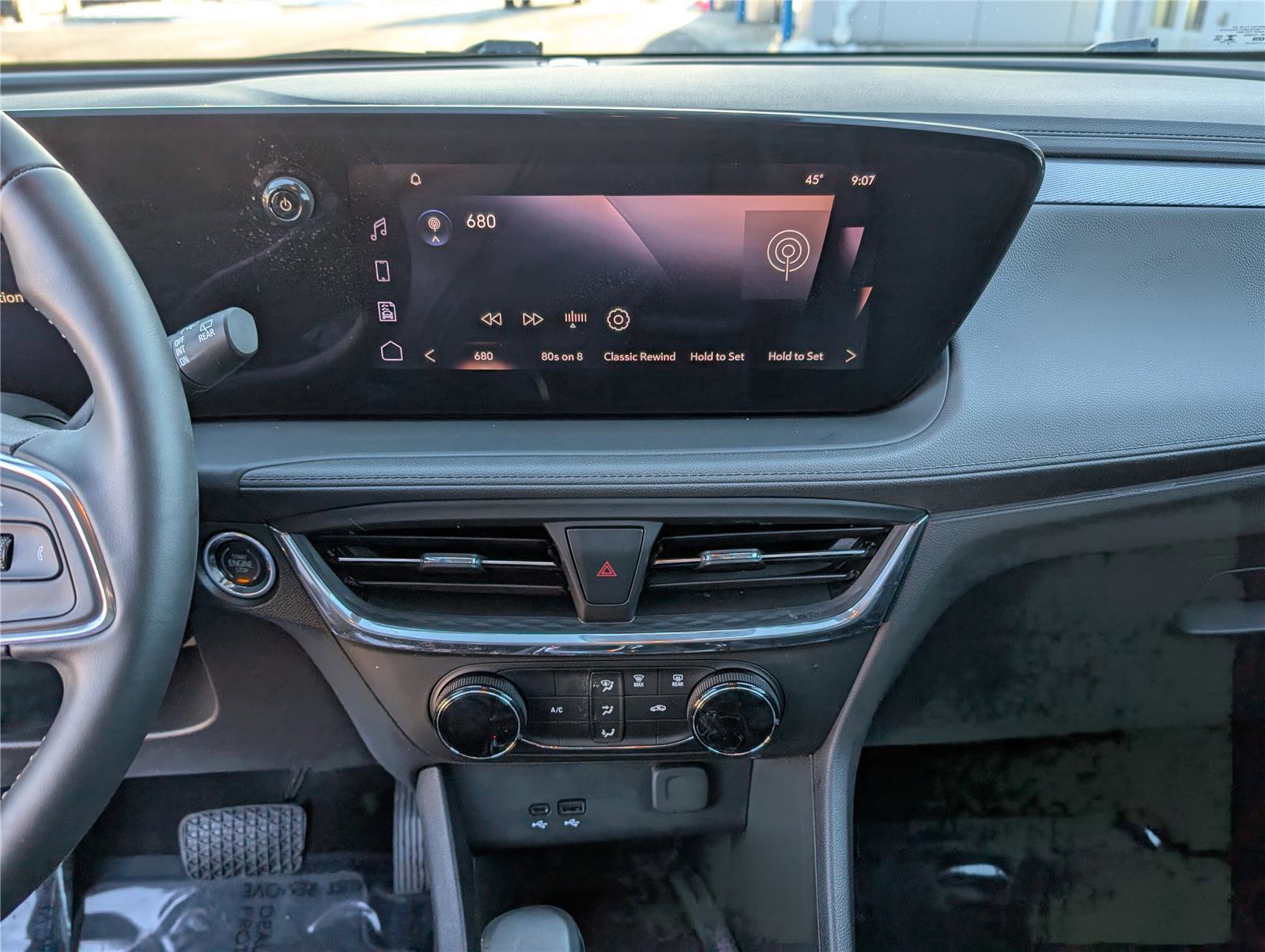 Used 2025 Buick Encore GX Preferred image 17