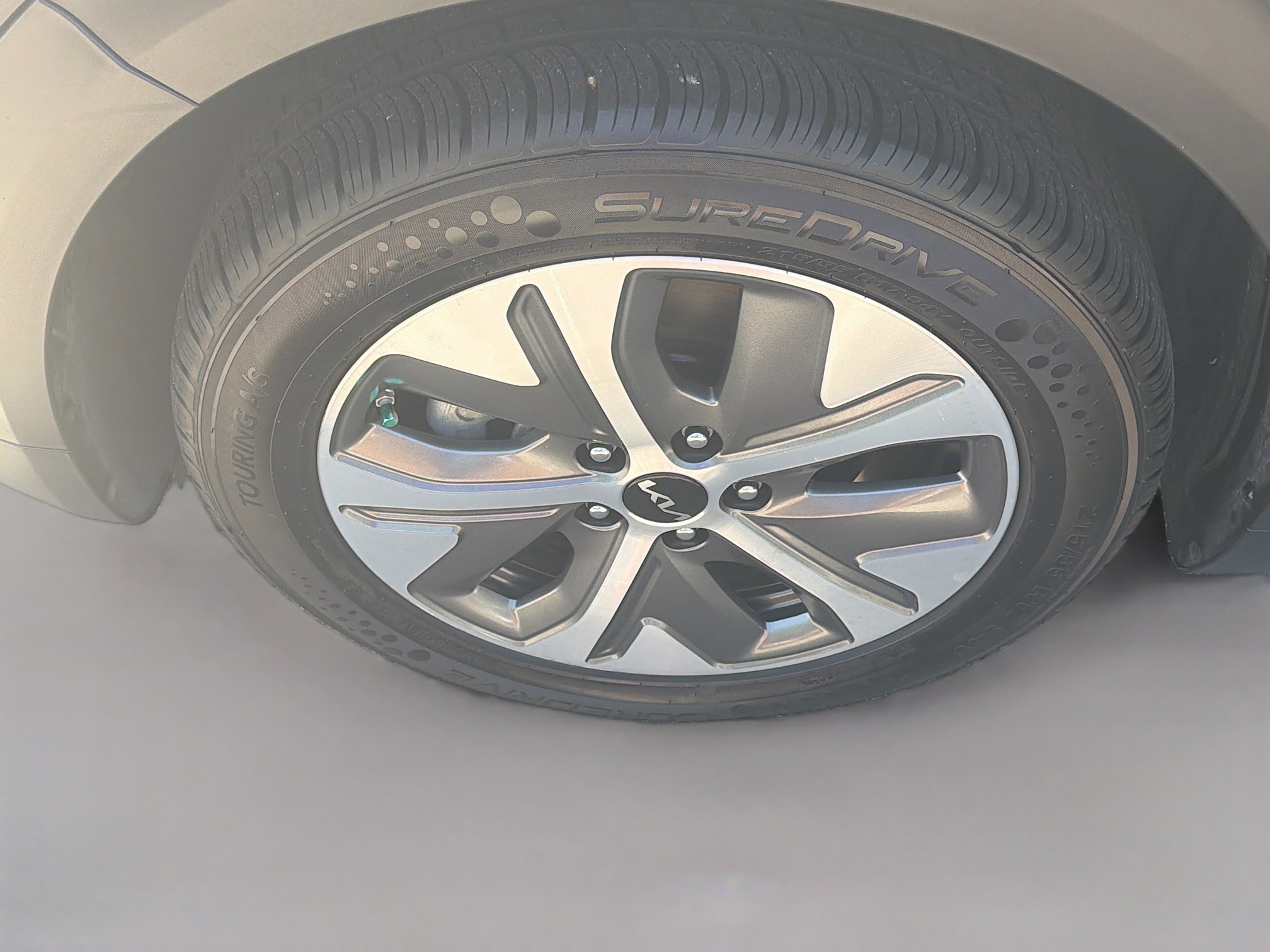 Used 2022 Kia Niro EX image 35