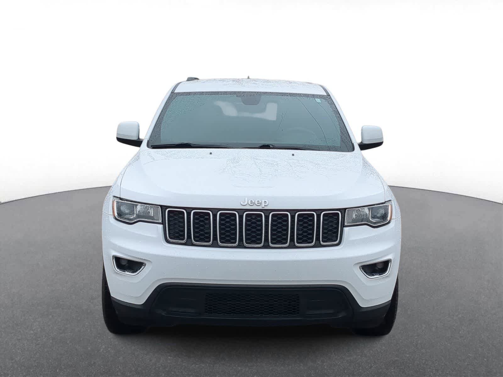 Certified 2019 Jeep Grand Cherokee Laredo AWD/4WD image 3