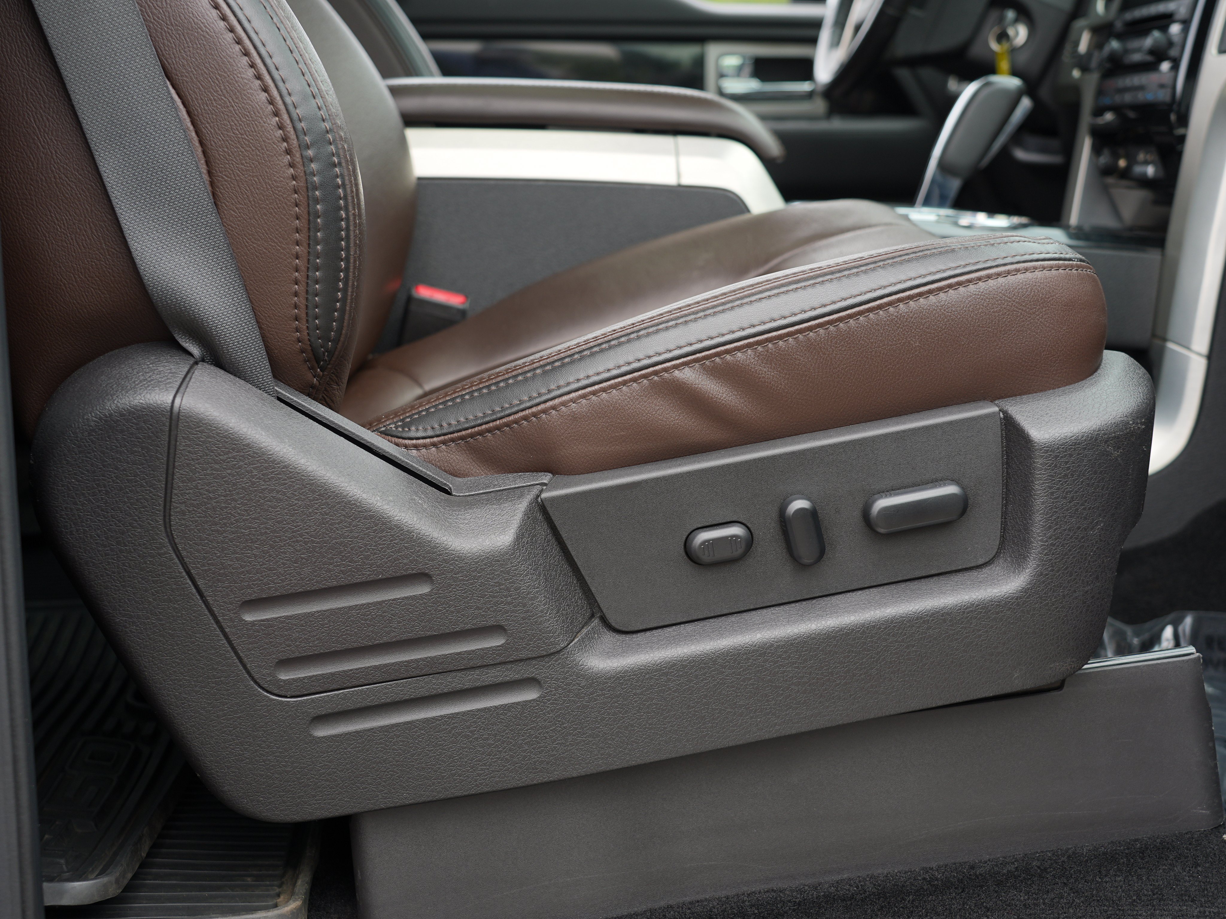 Used 2011 Ford F150 Platinum AWD/4WD image 32