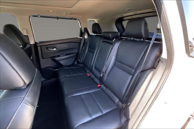 Used 2022 Nissan Rogue SL w/ SL Premium Package FWD image 24