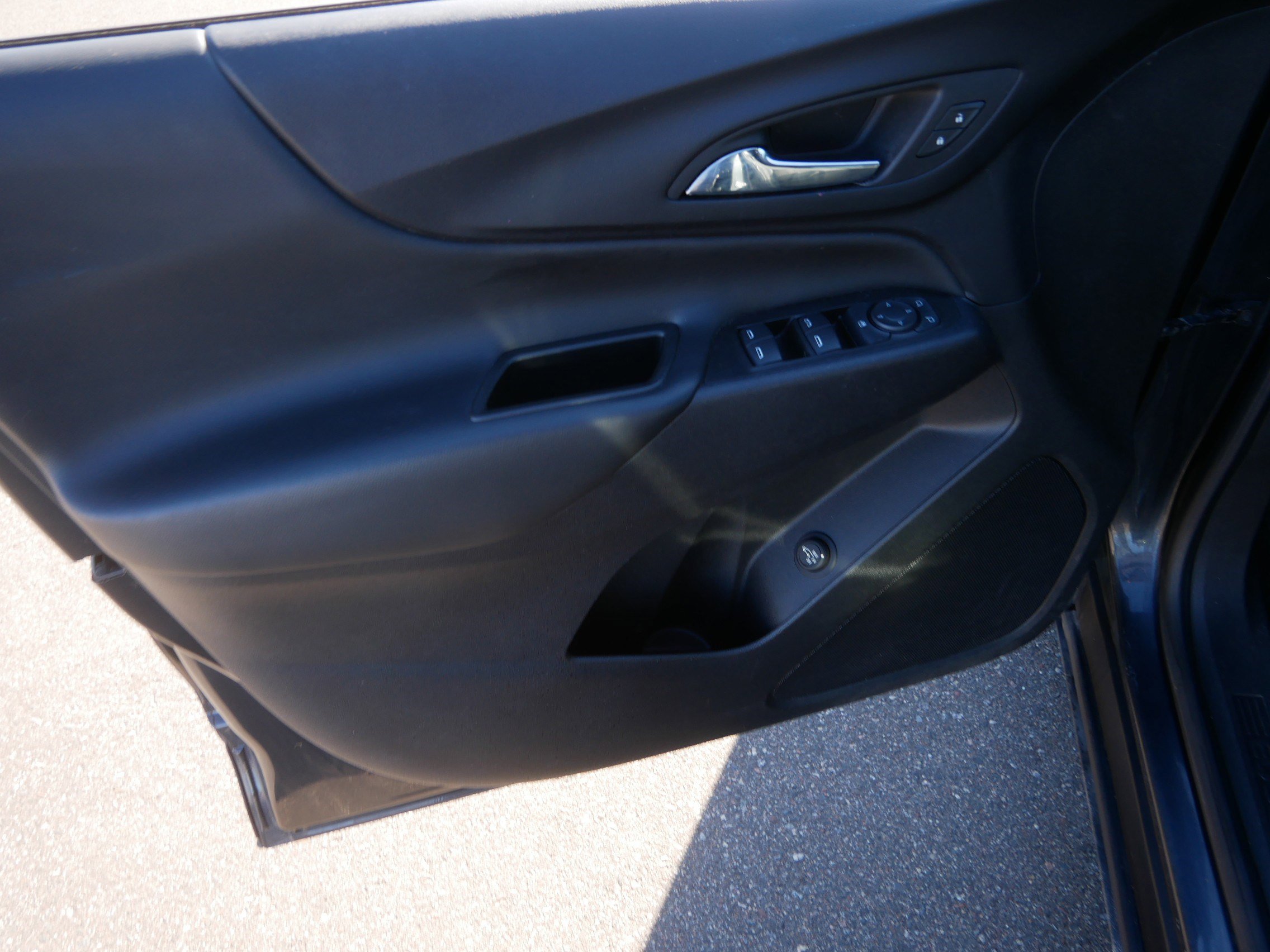 Used 2022 Chevrolet Equinox LT image 21